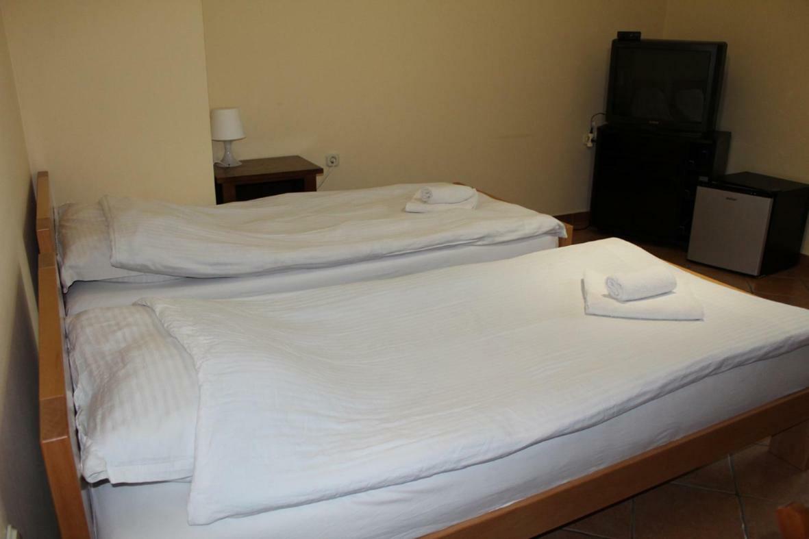 Prenociste "Magnus" Bed & Breakfast Slavonski Brod Luaran gambar